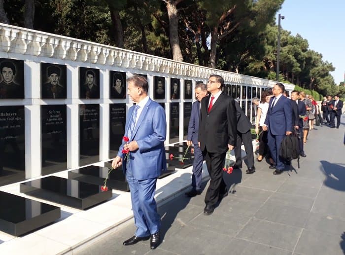 “Azərbaycan-Çin iqtisadi əməkdaşlığı” mövzusunda elmi-praktik konfrans 21.09.2017 3