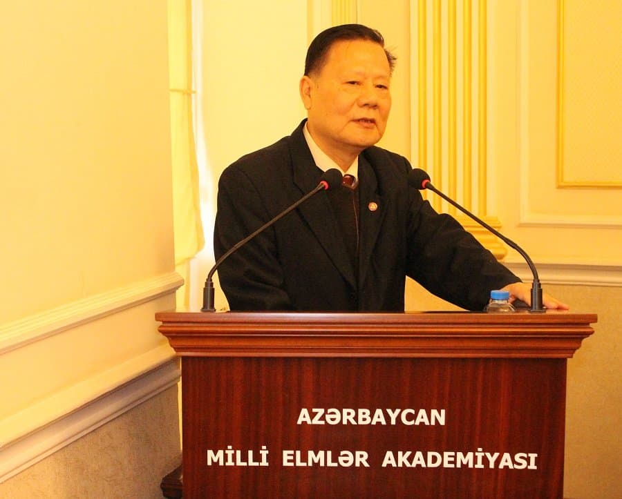Çinli alimlər İqtisadiyyat İnstitutunda çıxış ediblər 3