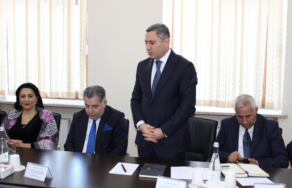 Elmi Şuranın yeni ildə ilk iclası keçirilib 2