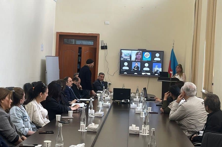 Daimi elmi seminarda “Kitabxanaların rəqəmsal transformasiyası” müzakirə edilib 3