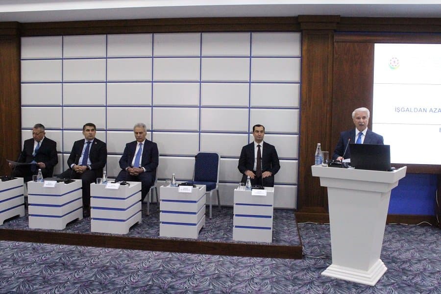“İşğaldan azad olunmuş ərazilərin investisiya cəlbediciliyi” mövzusunda elmi-praktik konfrans keçirilib 4
